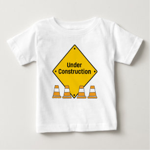 T-shirt Pour Bébé En construction avec le cône