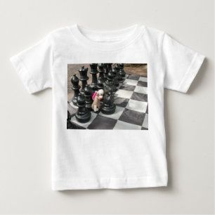 T-shirt Pour Bébé Ernie le singe de chaussette jouant aux échecs pe