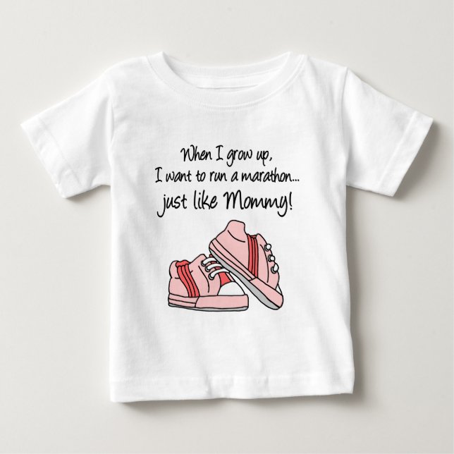 T-shirt Pour Bébé Exécuter Marathon Comme Maman (Rose) (Devant)