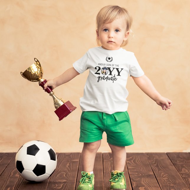 T-shirt Pour Bébé Fils Fier Moderne Personnalisé du Diplômé (Créateur téléchargé)