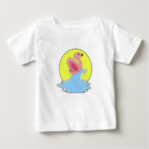 T-shirt Pour Bébé Flamant rose à Surfing on Water