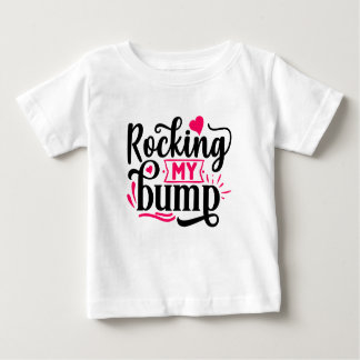 T-shirt Pour Bébé Frapper mon bosse, grossesse drôle