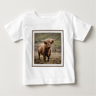 T-shirt Pour Bébé **"Furry Majesty : The Woolly Brown Highland Cow"*
