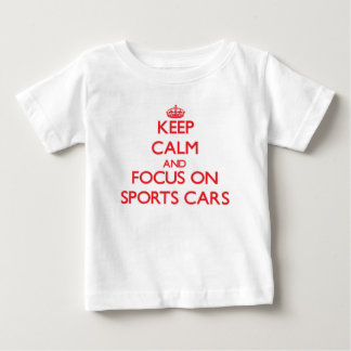 T-shirt Pour Bébé Gardez le calme et le foyer sur des voitures de