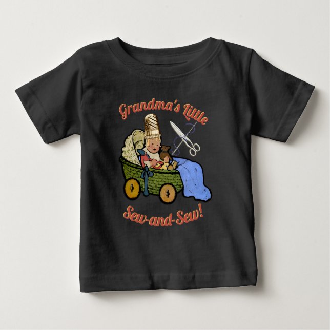 T-shirt Pour Bébé Grandmas Petit Coudre et Coudre Personnalisé (Devant)