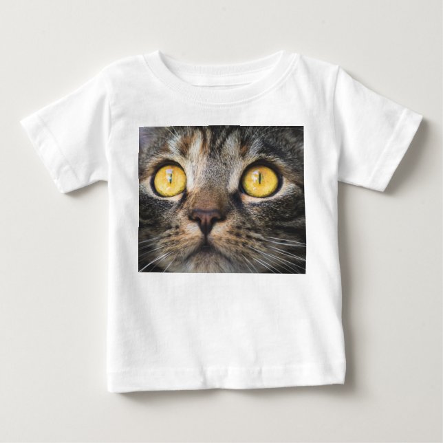 T-shirt Pour Bébé Gros plan de chat avec Yellow Eyes (Devant)