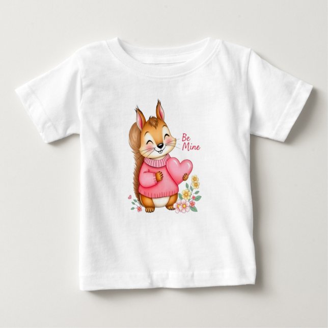 T-shirt Pour Bébé Happy Squirrel With Pink Sweater Hold A Heart (Devant)