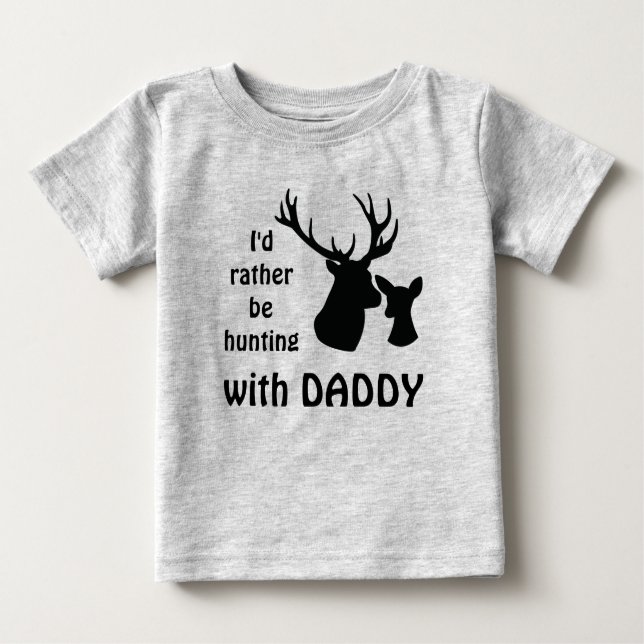 T-shirt Pour Bébé Je chasserais plutôt avec l'oncle de grand-papa de (Devant)