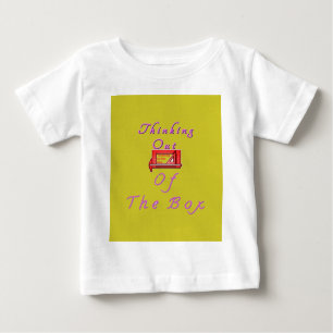 T-shirt Pour Bébé Je pense hors de la boîte.