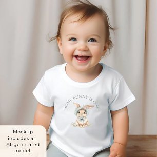 T-shirt Pour Bébé Joli Some Bunny a un texte incurvé