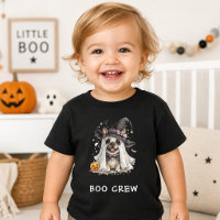 Jolie équipe de sorcière d'Halloween de Bouledogue