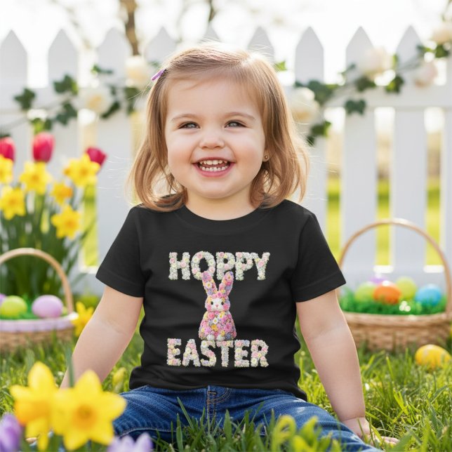 T-shirt Pour Bébé Lapin de Pâques Fleur Douce Fête de Pâques (Sweet Flower Bunny Rabbit Easter Holiday Baby T-Shirt by Ricaso. A cute Hoppy Easter design)