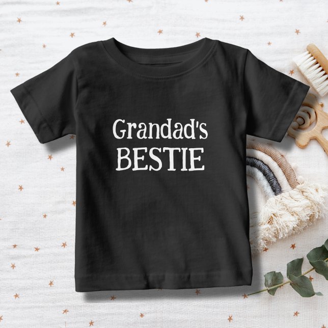 T-shirt Pour Bébé Le meilleur ami de papouf, mignon (Grandad's bestie, cute baby T-Shirt white text on a black tee)