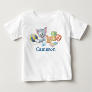 T-shirt Pour Bébé Le petit Tom et Jerry jouant avec des jouets