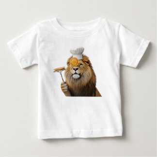 T-shirt Pour Bébé Lion cuisinier drôle avec crêpes et toque isolée o