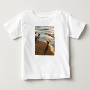T-shirt Pour Bébé Marche du coucher de soleil avec maman
