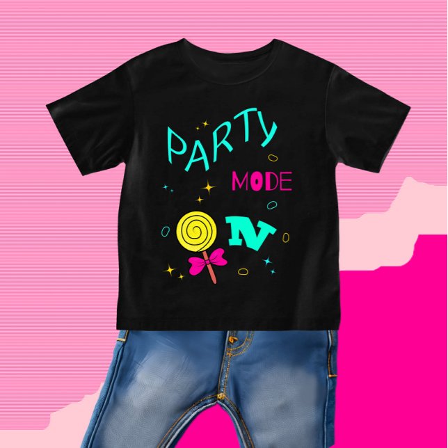 T-shirt Pour Bébé Mode Partie Activé (Créateur téléchargé)