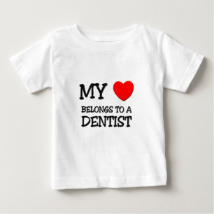 T-shirt Pour Bébé Mon coeur appartient à un DENTISTE