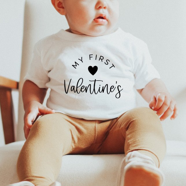 T-shirt Pour Bébé Mon premier maillot de bébé de Saint Valentin (Créateur téléchargé)