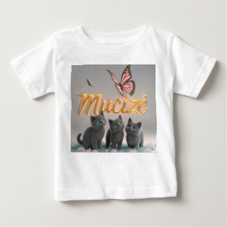 T-shirt Pour Bébé "MUCİZE" — Élégance rêvée avec des chatons et des 