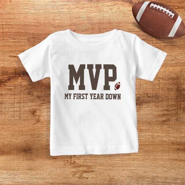 T-shirt Pour Bébé MVP de football de première année Birthday Boy (MVP t-shirt for birthday boy - inspired by football - "First year down")