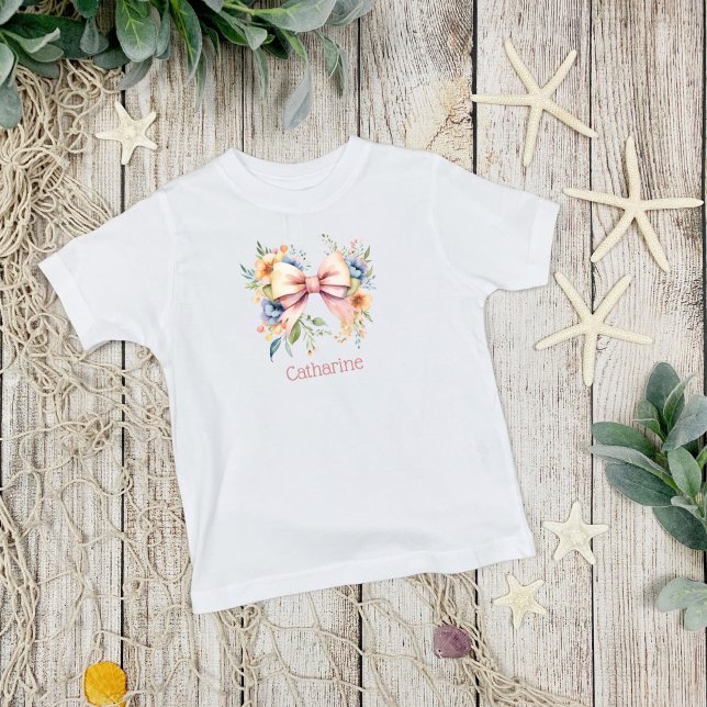 T-shirt Pour Bébé Nœud Rose Monogramme Coquette Fleurs Aquarelle (Pink bow watercolor florals monogrammed baby toddler t-shirt)