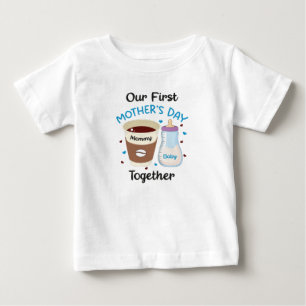 T-shirt Pour Bébé Notre premier jour de la fête des mères ensemble,