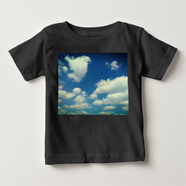 T-shirt Pour Bébé Nuages de bébé, sur un ciel bleu (Devant)
