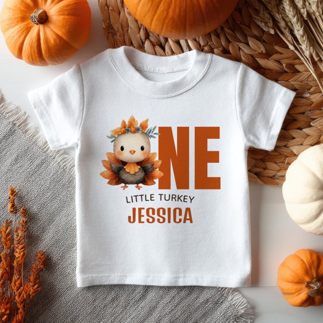 T-shirt Pour Bébé One Little Turkey Thanksgiving 1st Birthday Name  (Créateur téléchargé)