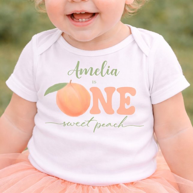 T-shirt Pour Bébé One Sweet Peach Girls First Birthday  (one sweet peach first birthday shirt for girls)