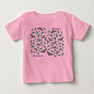 T-shirt Pour Bébé Papillons colorés sur le rose bébé - T-shirt bébé