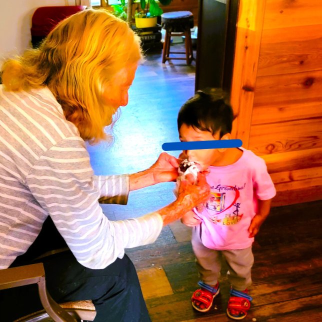 T-shirt Pour Bébé Personnalisable avec grand-mère / grand-père ("Showing my love for Grandma" ... (easily customize image and text for Grandpa or other loved ones))