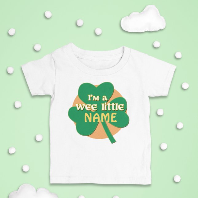 T-shirt Pour Bébé Personnalisé Je suis un Wee Little Name Irlandais (Customized baby tees for St. Patrick's Day fun! Add Irish charm to your little one's wardrobe.)