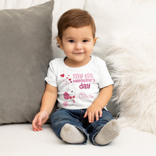 T-shirt Pour Bébé Première Saint Valentin de la jolie fille rose (Créateur téléchargé)