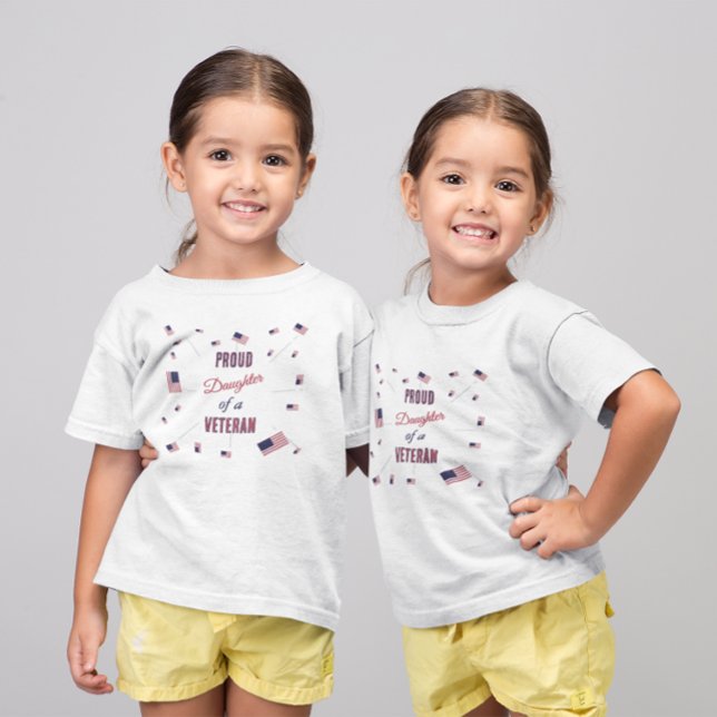 T-shirt Pour Bébé Proud Daughter of a Veteran | Patriotic Flag  (Créateur téléchargé)