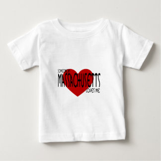 T-shirt Pour Bébé Quelqu'un dans le Massachusetts m'aime