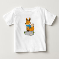 Renard avec Écharpe sur Rocher