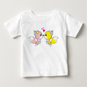 T-shirt Pour Bébé Renard Couple Kissing avec Petit Coeur Overhead