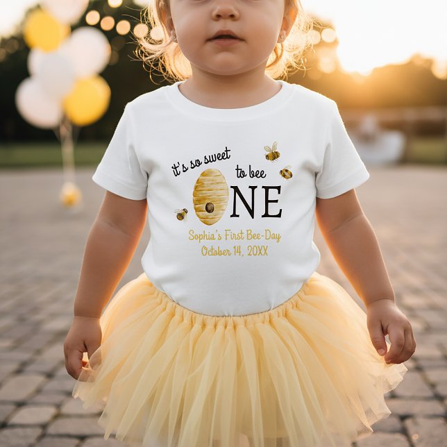 T-shirt Pour Bébé So Sweet To Bee One First Birthday Honeycomb (Créateur téléchargé)