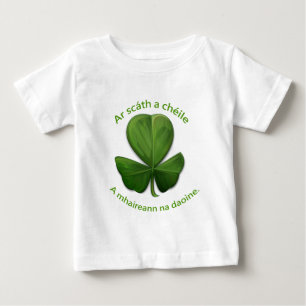 T-shirt Pour Bébé Sous l'abri les uns des autres les gens survivent