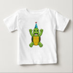 T-shirt Pour Bébé Turtle at Birthday<br><div class="desc">Ce design est le cadeau idéal pour un anniversaire,  Noël et d'autres célébrations. Il convient aux femmes,  aux hommes et aux enfants.</div>