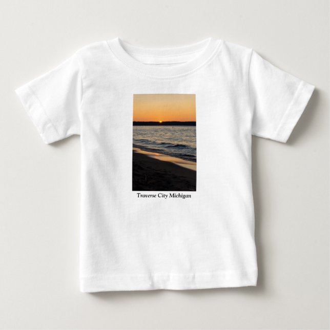 T-shirt Pour Bébé Un coucher de soleil sur la route (Devant)