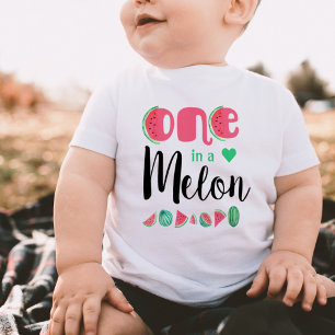 T-shirt Pour Bébé Un enfant dans une pastèque de melon