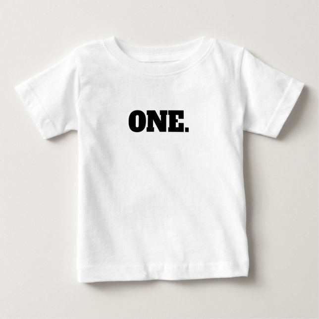 T-shirt Pour Bébé Un premier anniversaire (Devant)