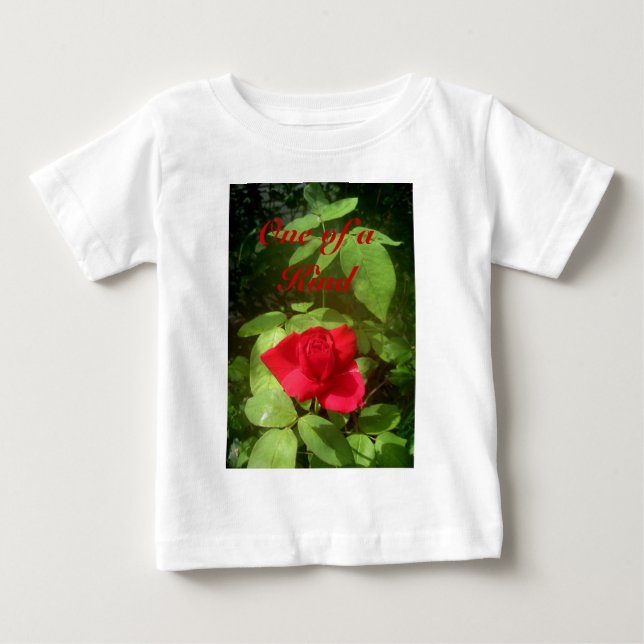 T-shirt Pour Bébé Une Rose rouge (Devant)