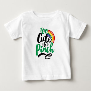 T-shirt Pour Bébé Vert trop mignon pour Pinch St. Patrick's Day Grap