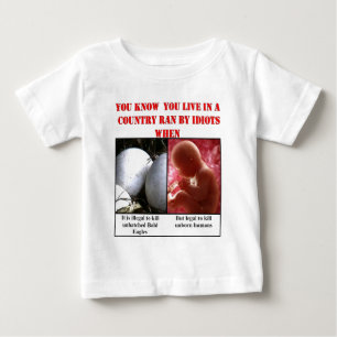 T-SHIRT POUR BÉBÉ YOU KNOW YOU LIVE IN COUNTRY RAN BY IDIOTS