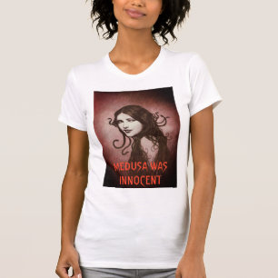 T-shirt pour femmes Medusa était innocente