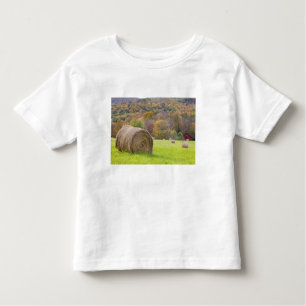 T-shirt Pour Les Tous Petits Balles et feuillage d'automne de foin à la ferme,