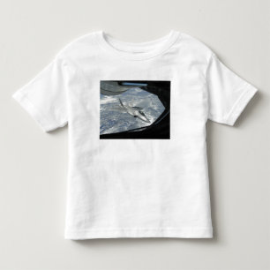 T-shirt Pour Les Tous Petits Banques d'un F-22 Raptor à partir d'un KC-135